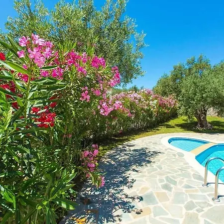 Syraina's Villas Skiathos Town